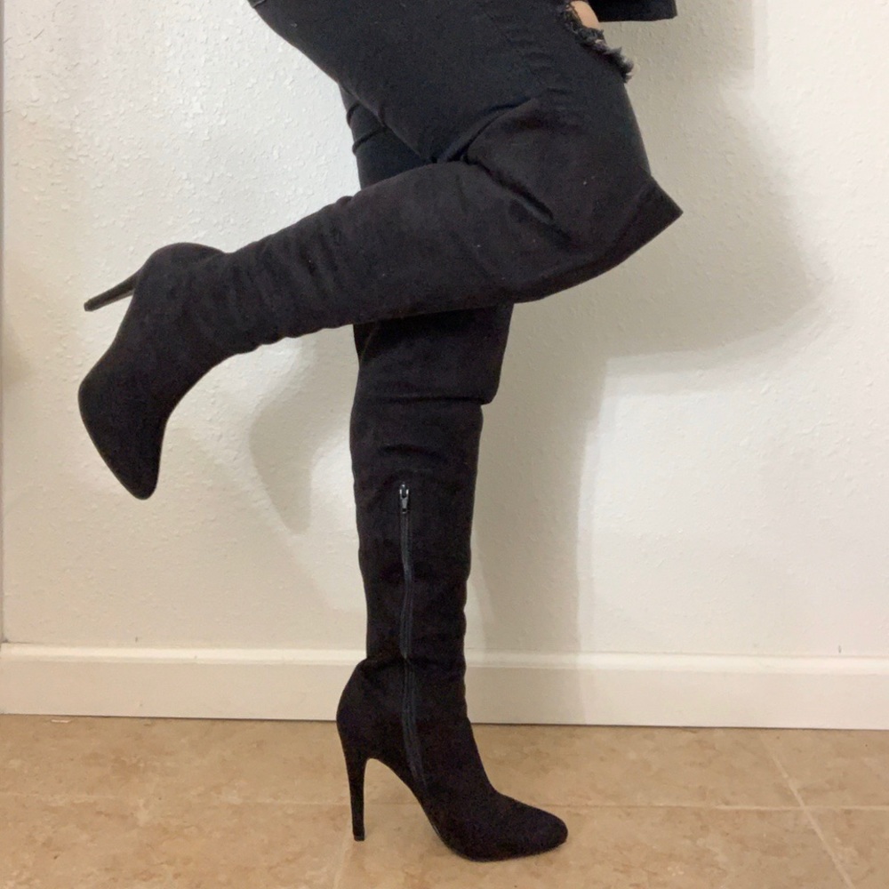 Black knee high boots size 7
